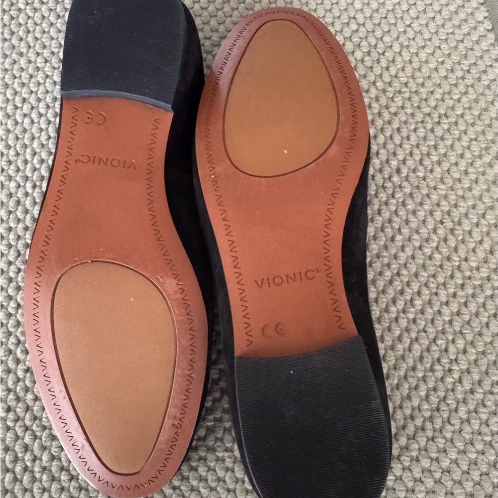 Vionic Willa / Willa II Black Suede Slip-On Loafers – Size 6.5 - Picture 4 of 6